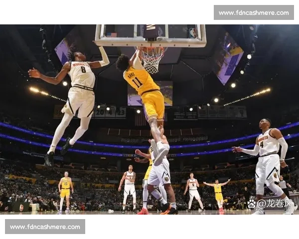 湖人对阵掘金焦点之战星光碰撞季后赛气息拉满全场博弈悬念升级